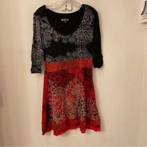 Papillon Red Black Multicolored Abstract Boho 3/4 sleeve mini shift dress, XL